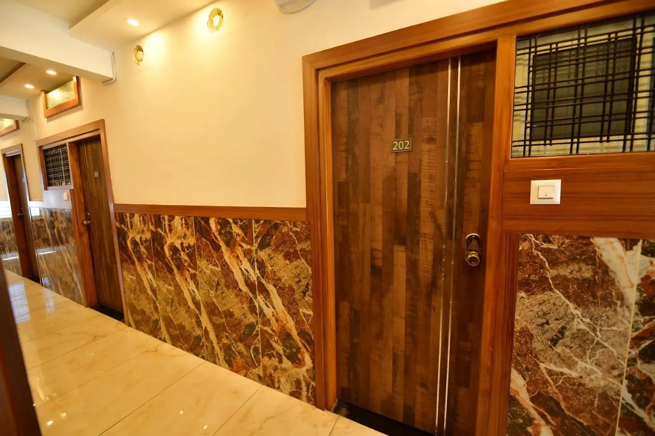 Hotel Surya Lodge Maisur 5*,